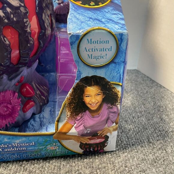 Disney The Little Mermaid Live Action Ursula’s Mystical Cauldron Playset NEW - Picture 4 of 11